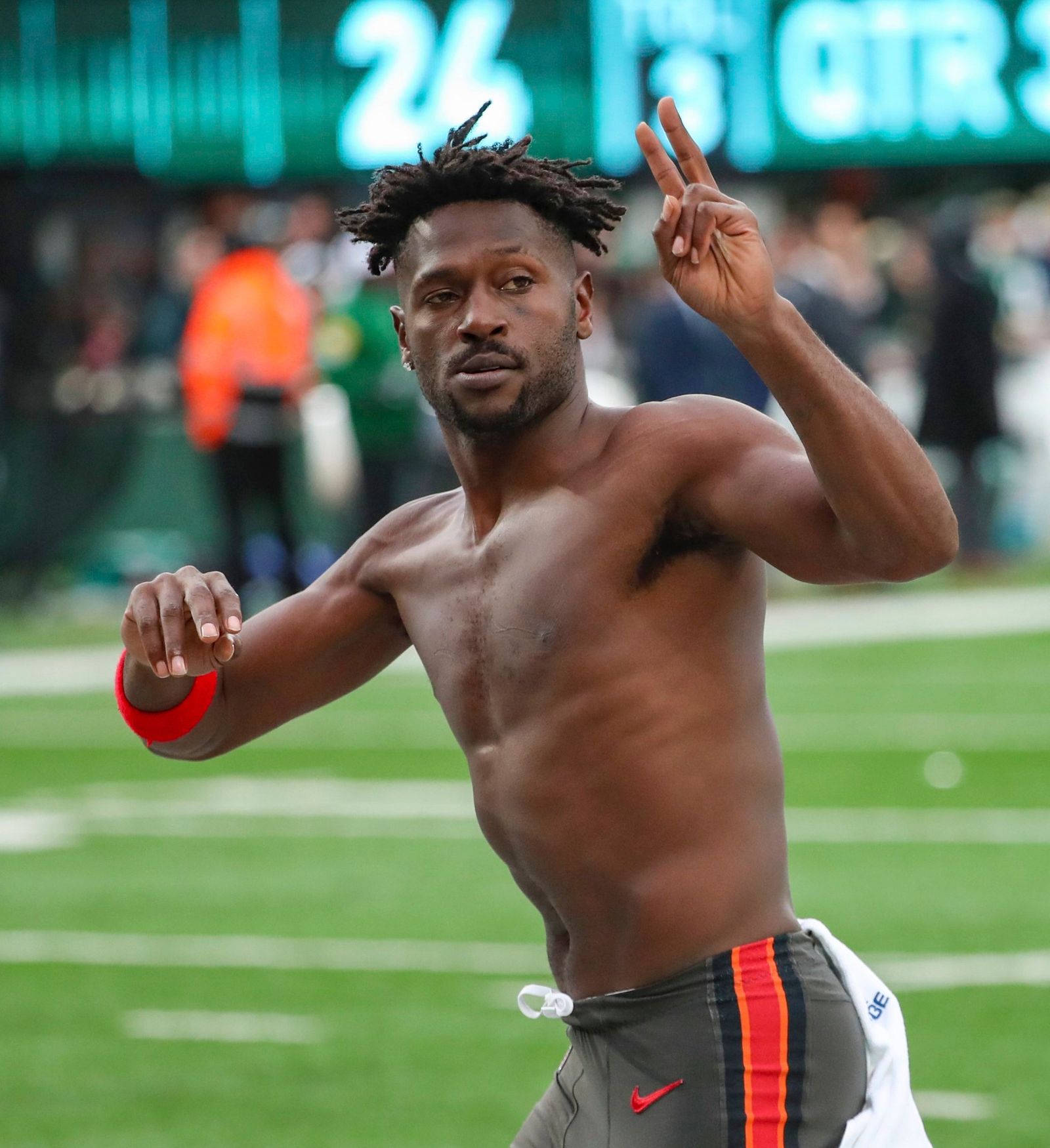 Antonio Brown Walks Off