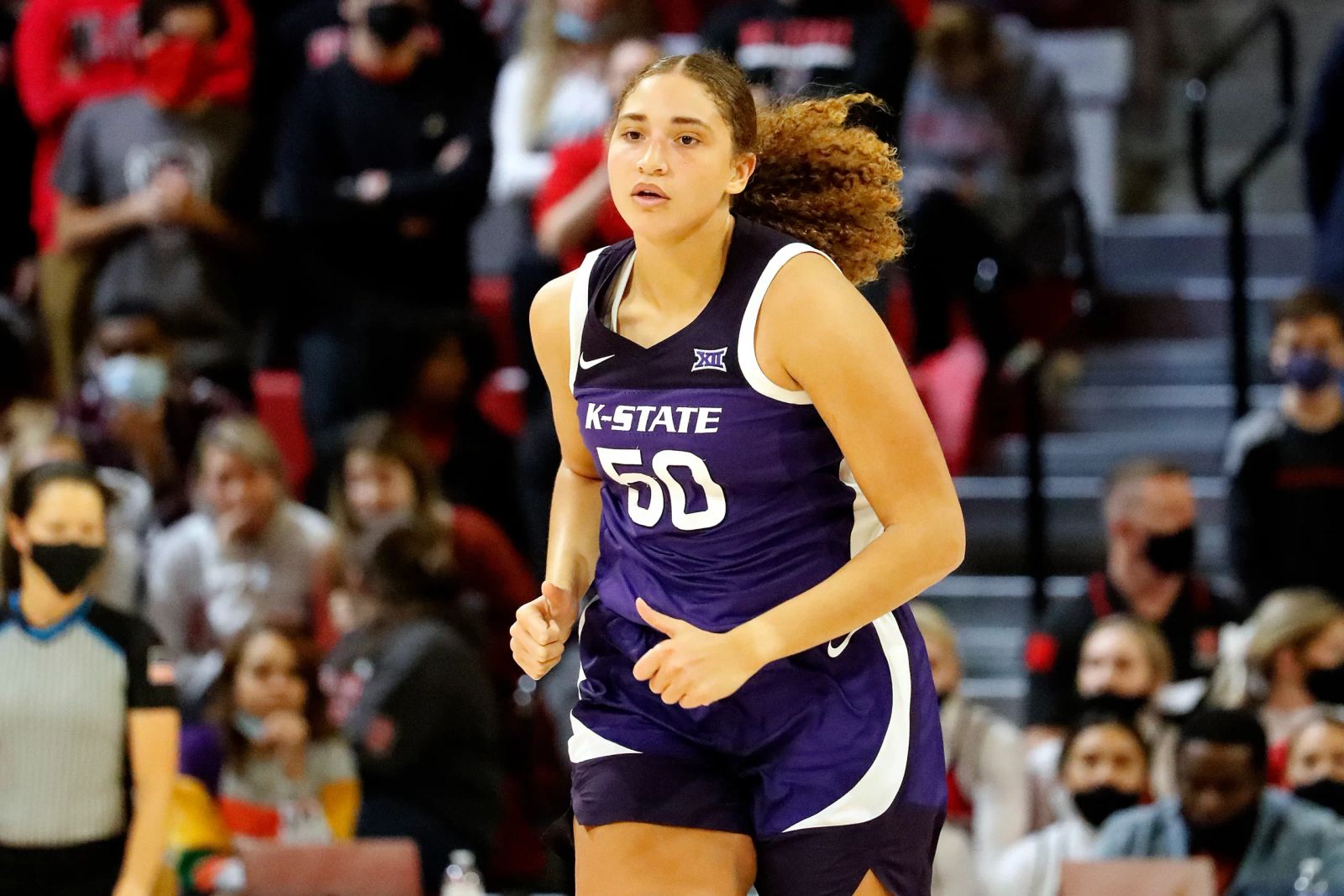 Ayoka Lee Drops 61 Points