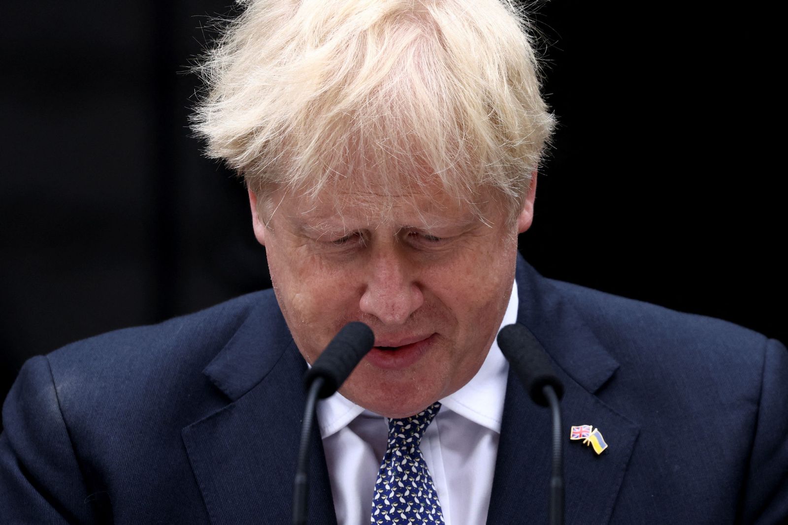 The British Government Quits