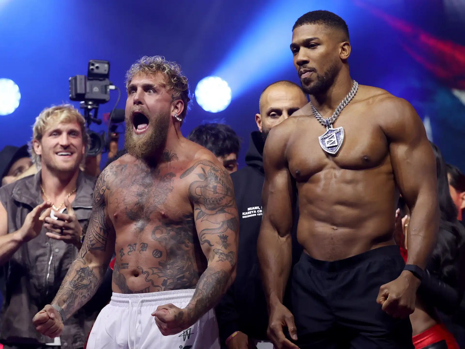 Anthony Joshua vs Jake Paul